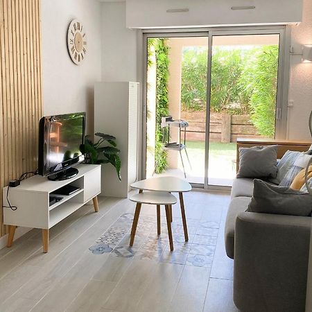 Appartement Frejus Avec Jardin, Piscine, Plage, Tennis Exteriör bild